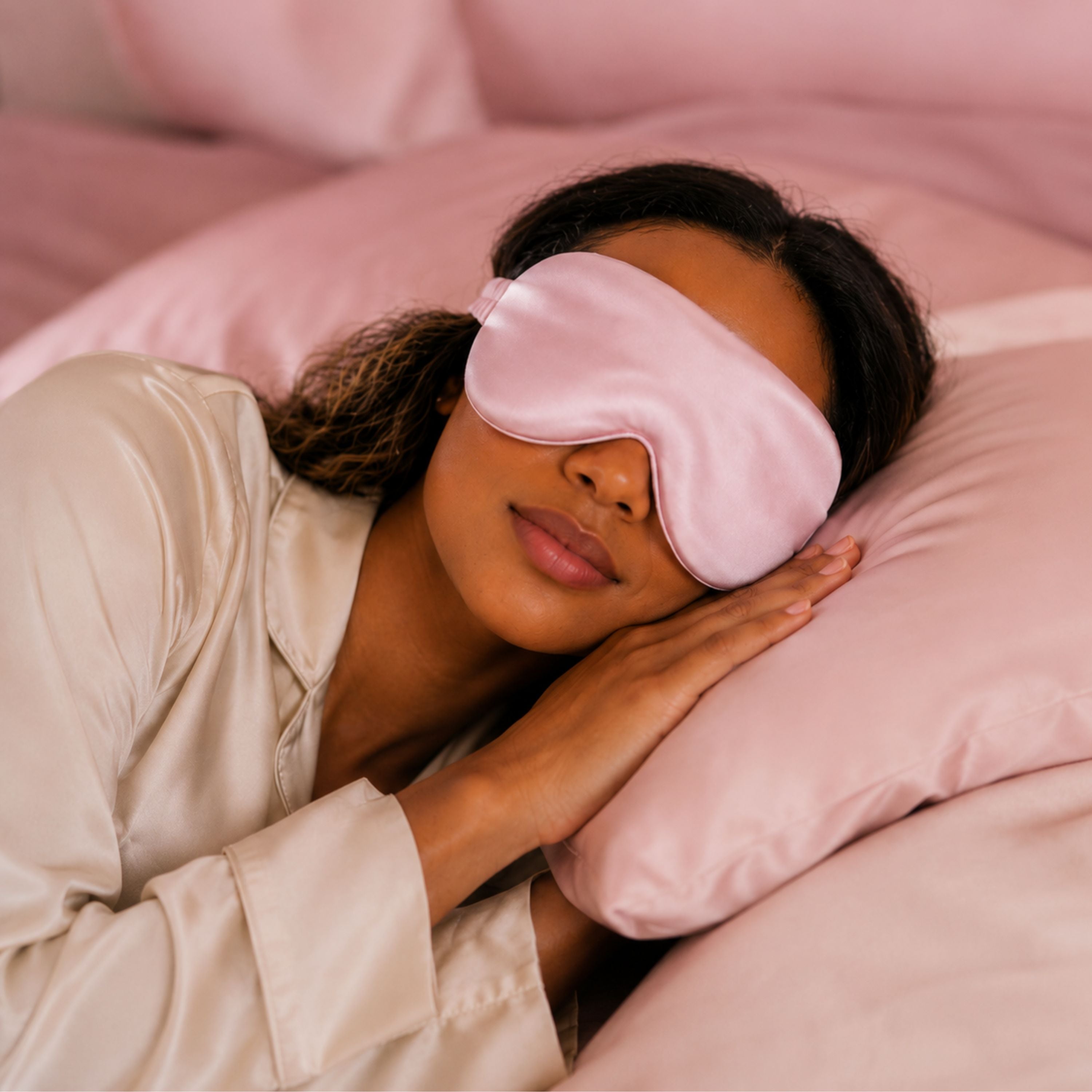 Silver Cloud Contour Sleep Mask Infused with Silver Ions Pink